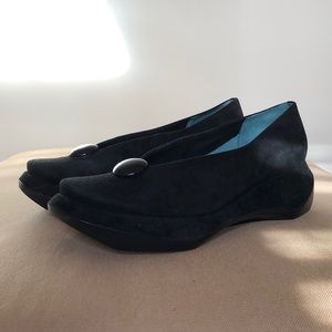 BCBGMaxazria suede platform shoes. Size 7.5B.